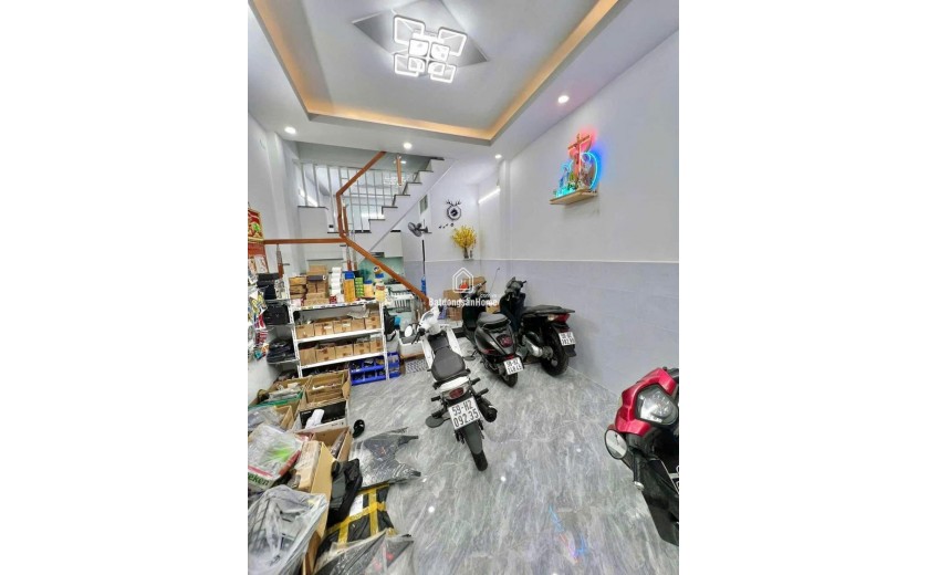 NHÀ ĐẸP KHU LÊ VĂN QUỚI, 32M2, 3 TẦNG, HẺM XE HƠI GIÁ 4.X TỶ